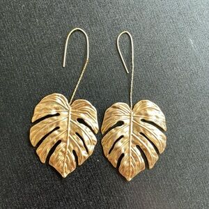 Rose gold monstera / palm leaf earrings
